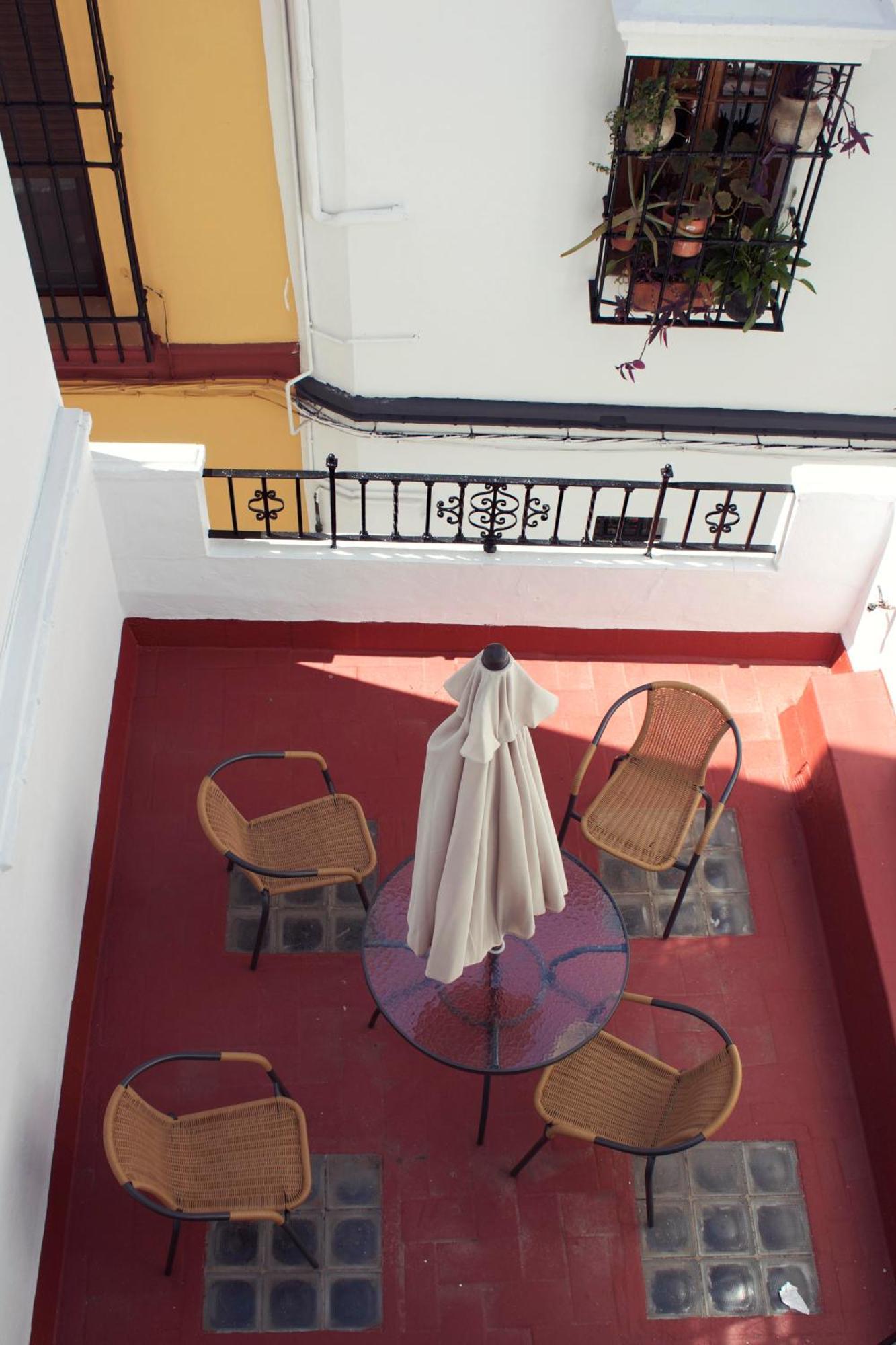 Pension La Montorena Seville Exterior photo