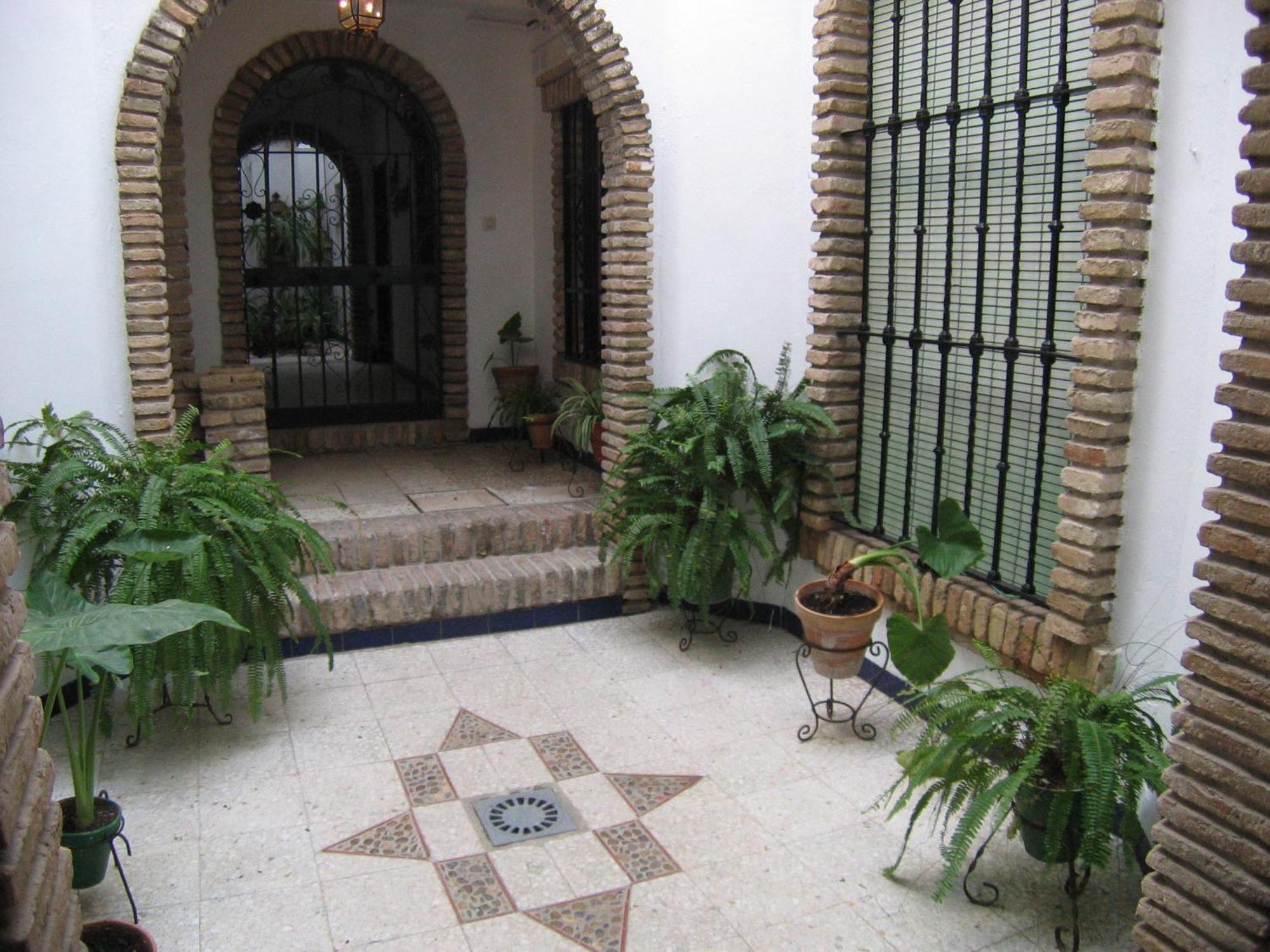 Pension La Montorena Seville Exterior photo